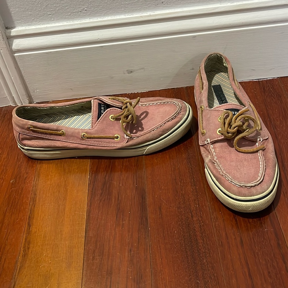 Sperry pink boat shoes